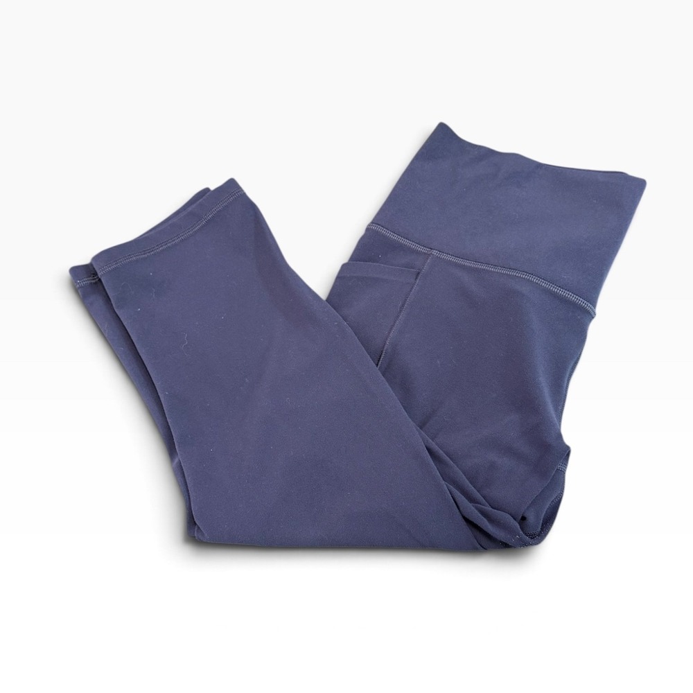 Athleta Salutation Stash Capri Leggings Navy Blue Size M Pockets Yoga Workout